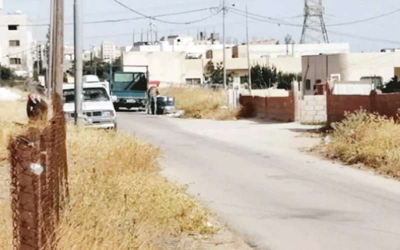 الكرك: أزمة كورونا تزيد جامعي الخردوات