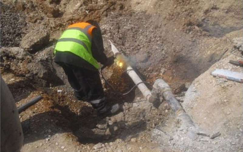 المياه تنفذ حملة لضبط اعتداءات على