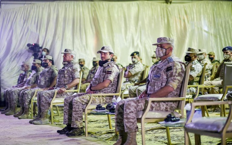 ولي العهد يرعى تخريج دورتين للطيران