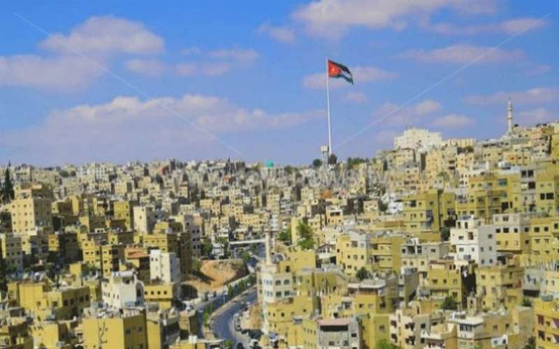 طقس صيفي معتدل وانخفاض على درجات