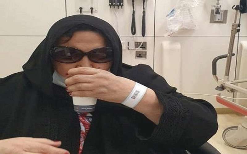 سميرة توفيق تظهر بالحجاب والكمامة