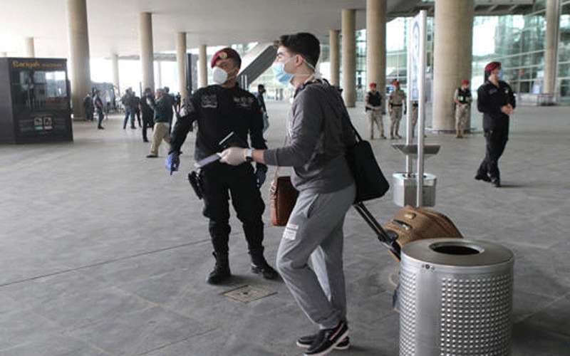 الموافقة على سفر عالقين بالضفة