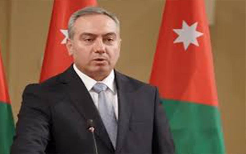 بريزات يجري تشكيلات إدارية في وزارة