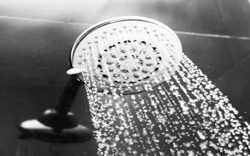 استقالة مسؤول اوروبي استحم خلال اجتماع