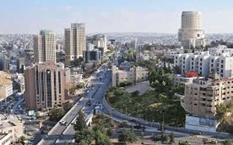 حرارة حول معدلاتها نهارا.. . وطقس