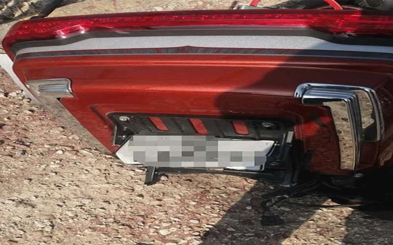 إصابة سائق دراجة بحادث على طريق