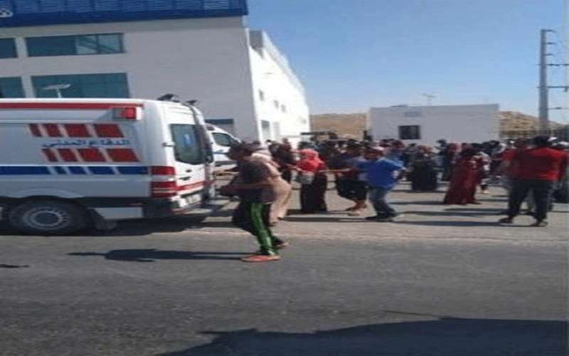 اسعاف 30 عاملة تعرضن للاختناق بمصنع