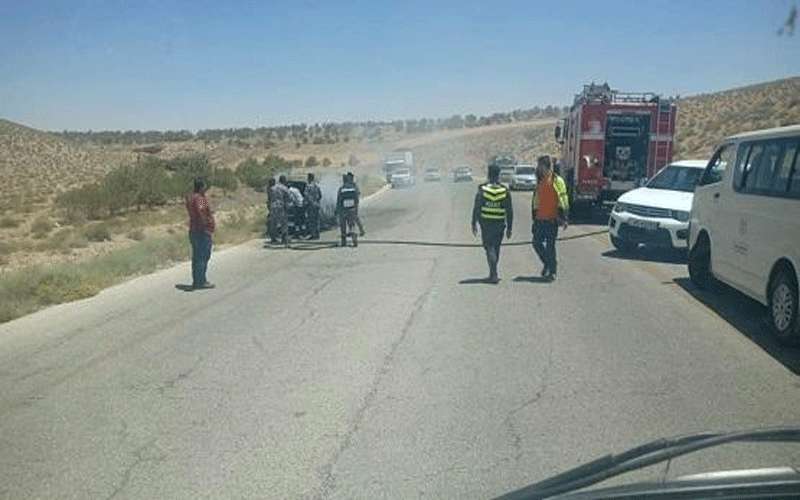 احتراق مركبة في معان - صور