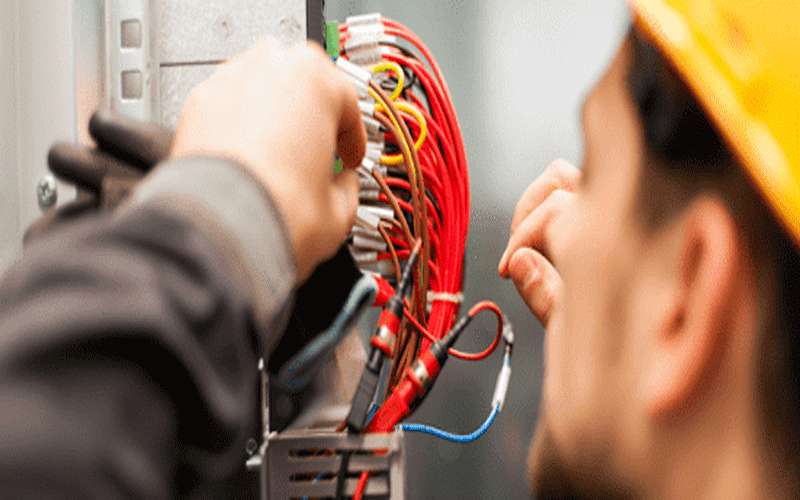 اعتداء على موظف بكهرباء اربد