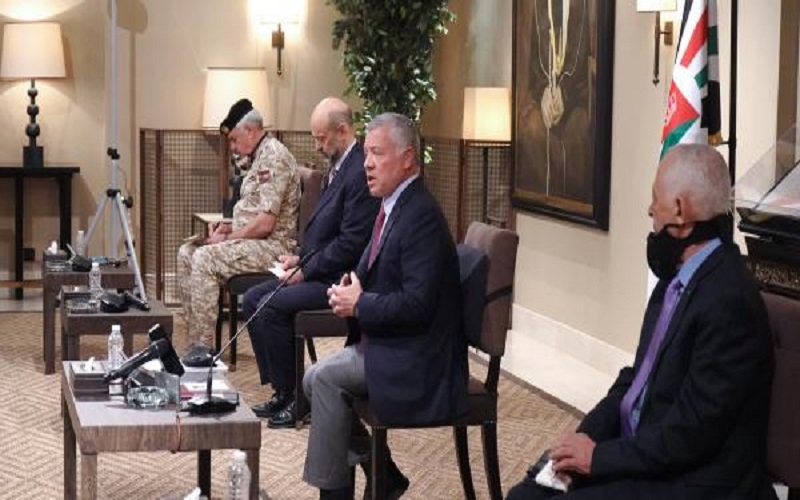 الملك: الإنسان أغلى ما نملك أولوية