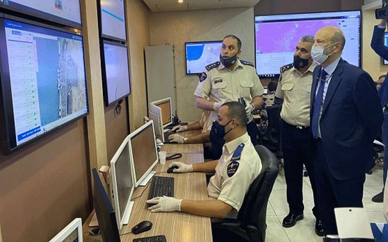 الرزاز يزور الجمارك