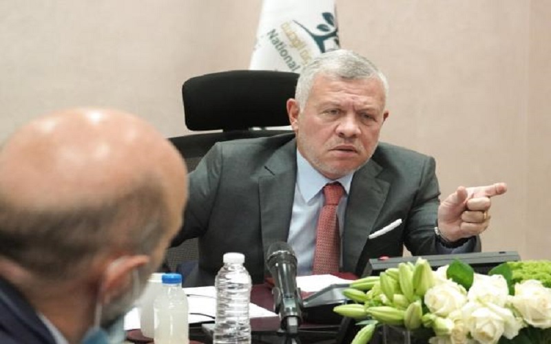 الملك يثمن الجهود المبذولة في إنشاء