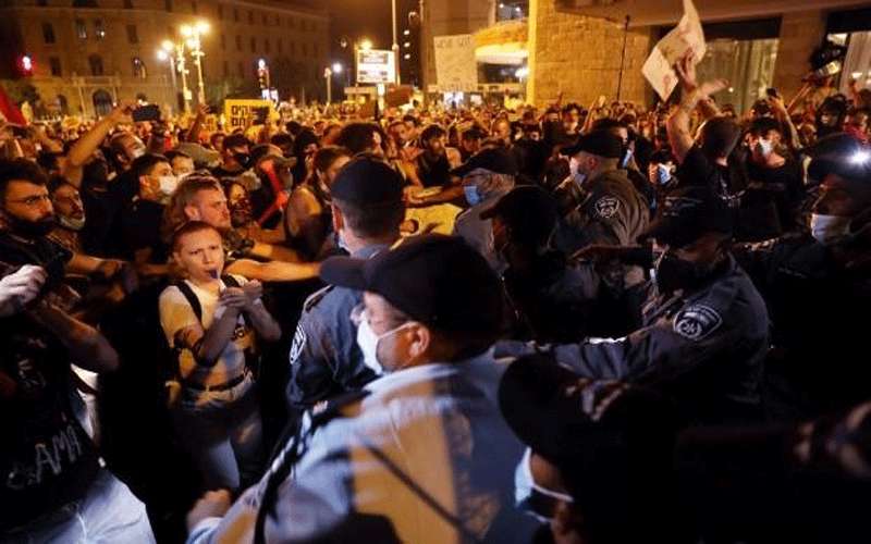 الإسرائيليون يتظاهرون ضد نتنياهو