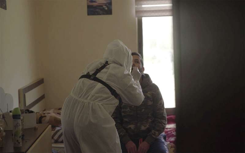 قرار بتخفيض مدة الحجر المنزلي إلى