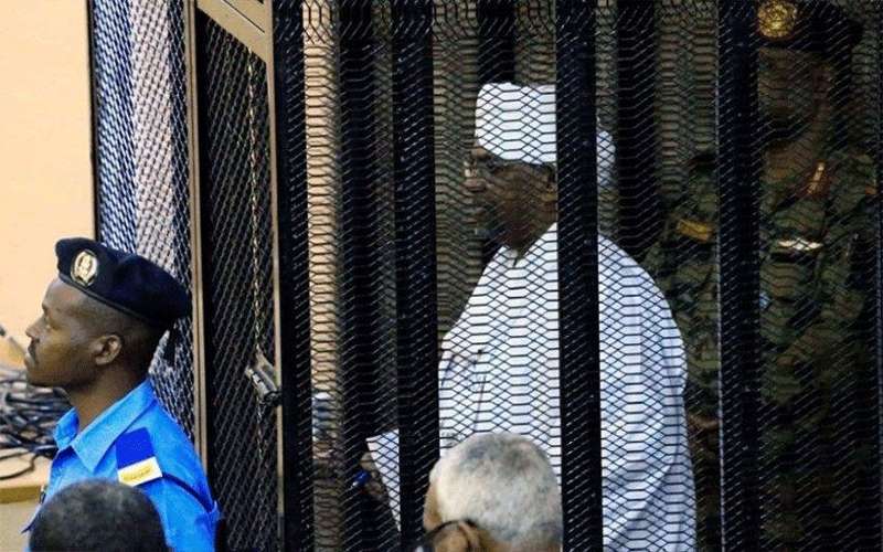 عمر البشير يمثل أمام القضاء