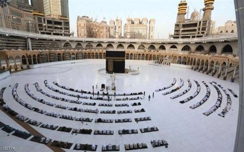 السعودية تعلن بدء مناسك الحج بأعداد