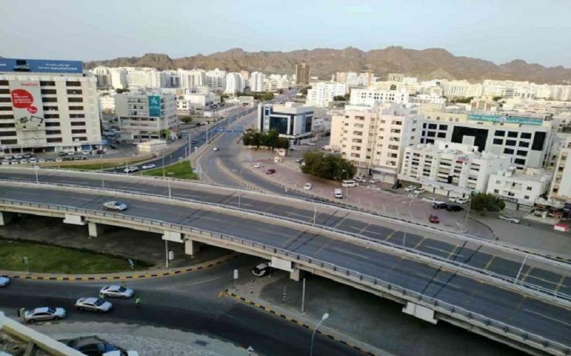 سلطنة عمان تعلن الإغلاق التام بين