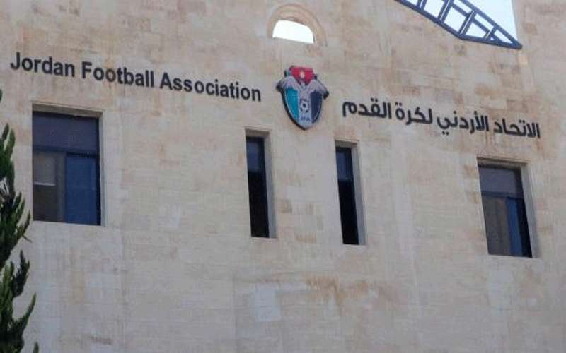 أندية الدرجة الأولى تخفض قيمة مطالبها