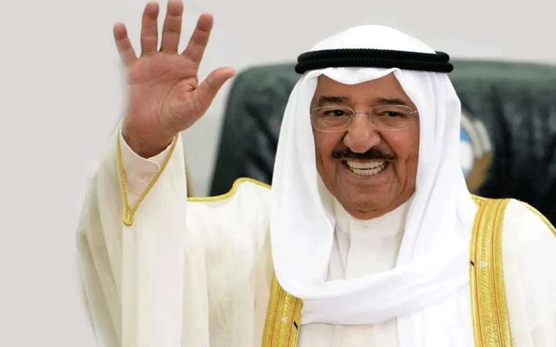 أمير الكويت يغادر البلاد إلى أميركا