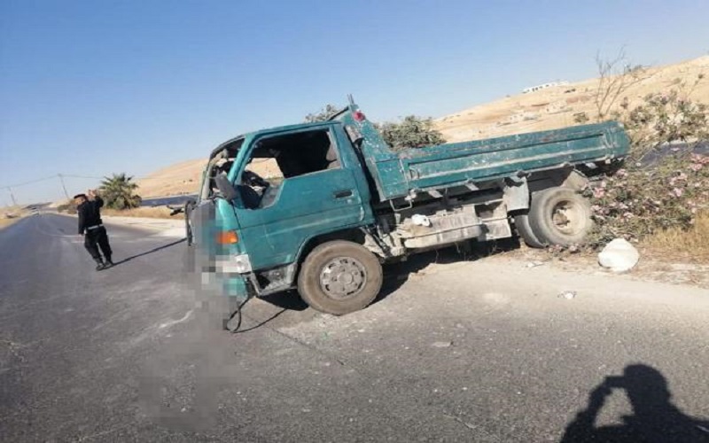 اصابتان بتدهور قلاب في الزرقاء