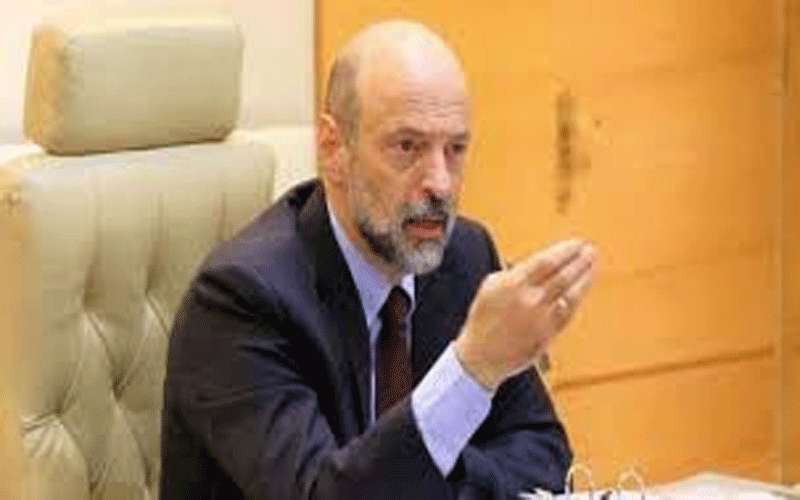 الرزاز يجتمع بـ 7 نقباء في