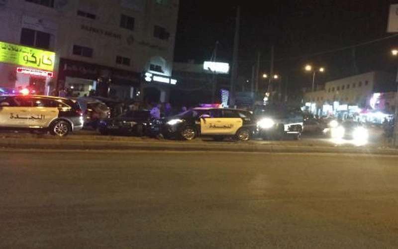 فارضو أتاوة يحطمون محلا في الرصيفة