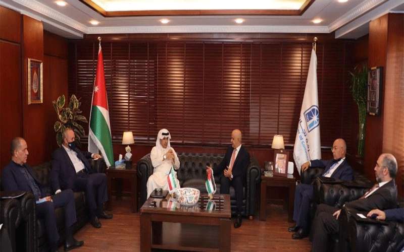 مجلس ادارة تجارة عمان يلتقي السفير