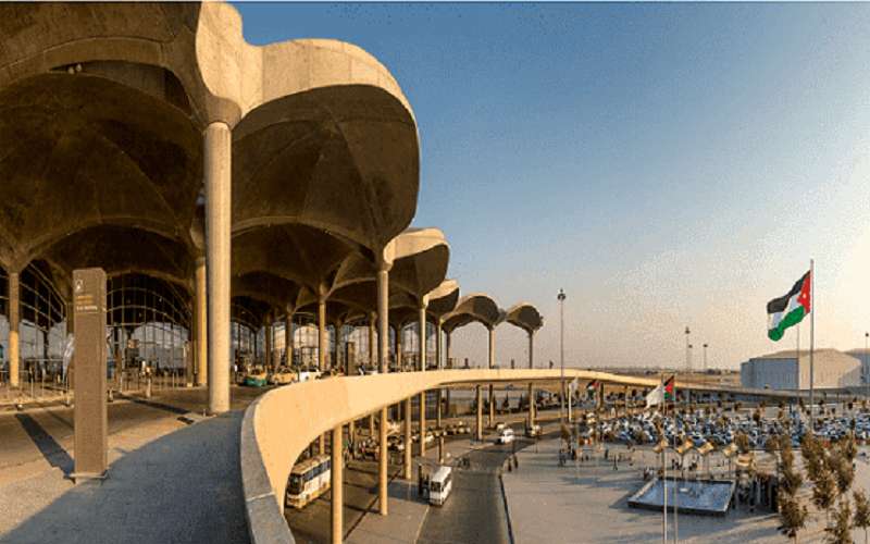 طائرة تقل عائدين أردنيين من كندا