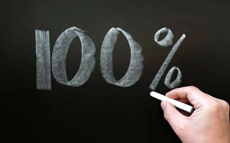 طلاب حصلوا على معدل 100 من