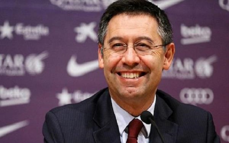 رئيس برشلونة يرفض تقديم استقالته