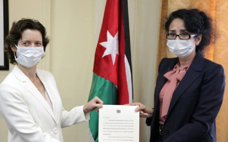 الخارجية تتسلم أوراق اعتماد السفيرة البريطانية
