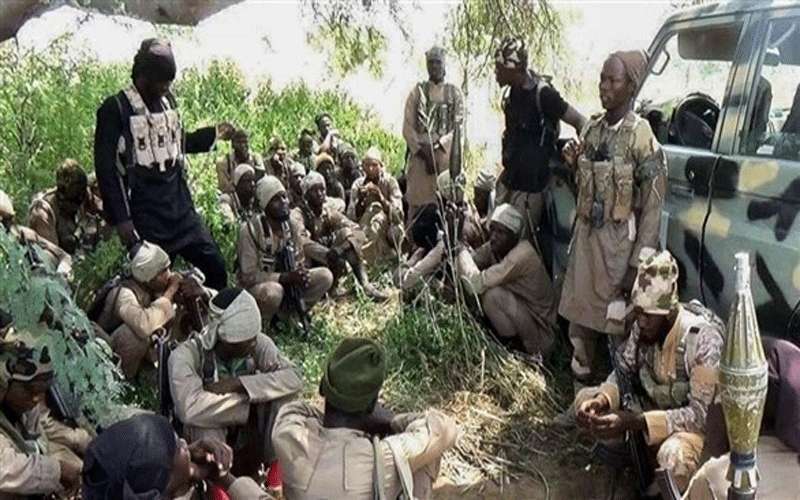 مسلحون من داعش يحتجزون مئات الرهائن