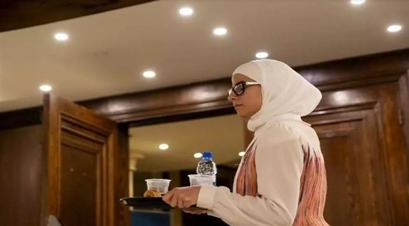عشرينية سورية تقدم وصفات وجبات غذائية