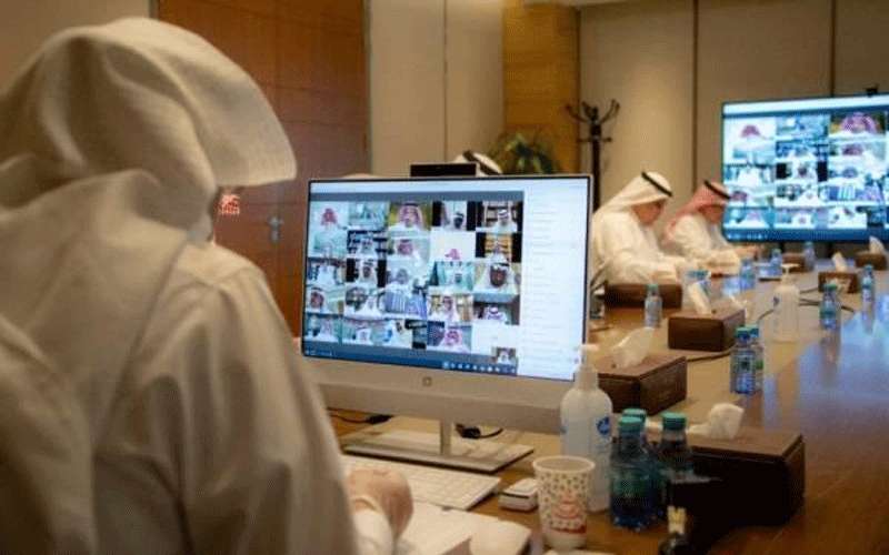 السعودية تتجه لتمديد التعليم عن بعد