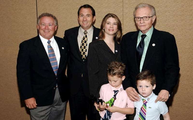 وفاة ابني لاري كينغ في غضون