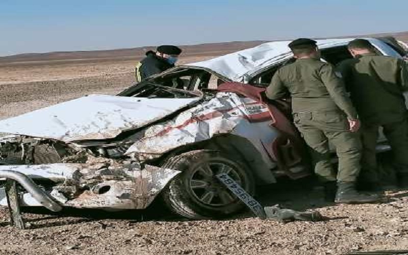 5 اصابات بتدھور مركبة قرب قصر