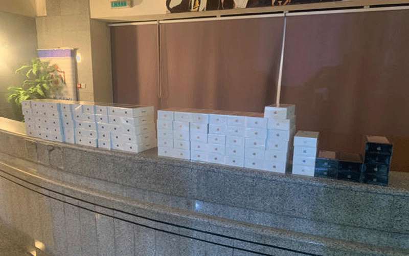 الجمارك تحبط تهريب اجهزة خلوية