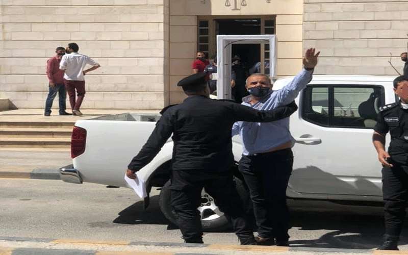 عماد حجاج يمثل أمام المدعي العام..