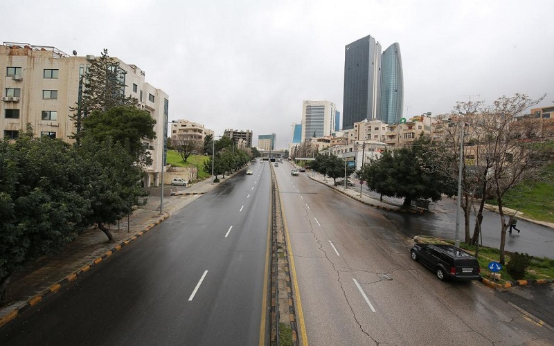 عمان والزرقاء تحت حظر التجول الشامل