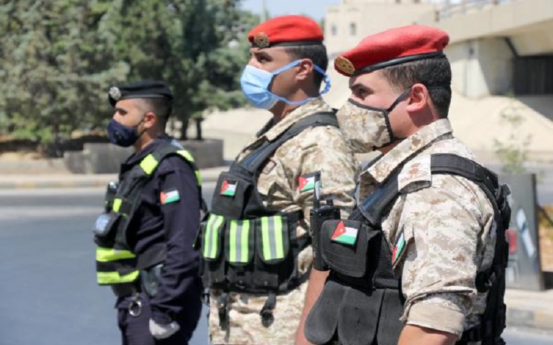 الجيش ينفذ خطة فرض الحظر الشامل