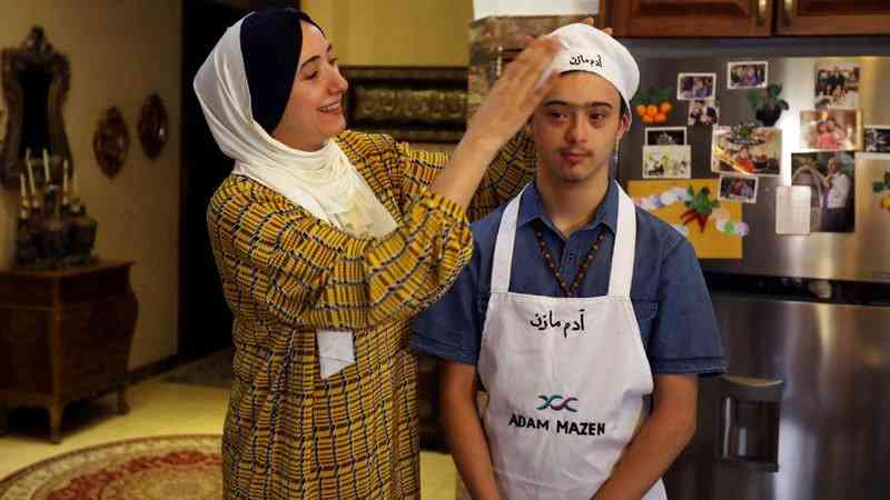 أردني بمتلازمة داون يصبح نجما في