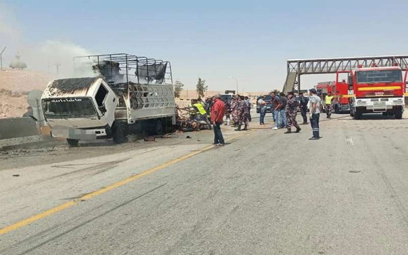 احتراق مركبة شحن مقابل سجن سواقة