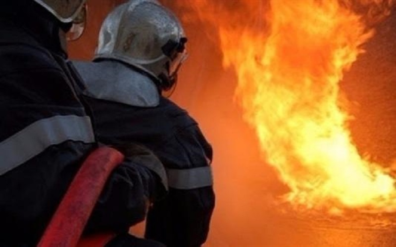 إخماد حريق مستودع في إربد