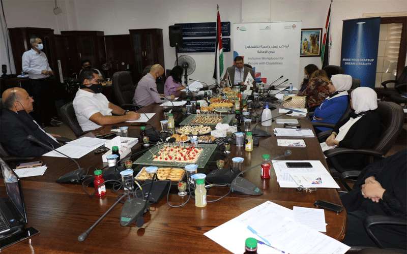 أنهر والأعلى يختتمان مشروع أماكن عمل