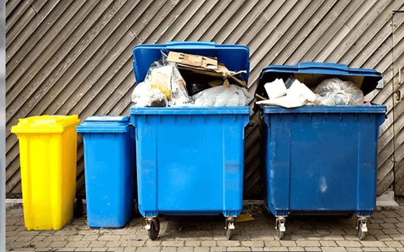 روسي يلقي رفيقته التي أزعجته في