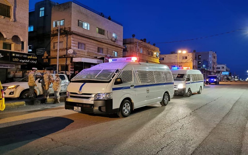 عزل بنايتين في منطقتي الزواهرة والزرقاء