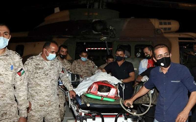 الجيش يخلي رجل امن تعرض لحادث