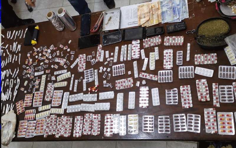 القبض على 10 أشخاص من مروجي