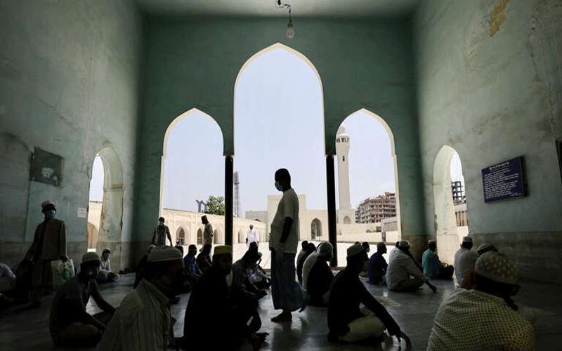 وفاة 11 شخصا بانفجار مكيف بمسجد