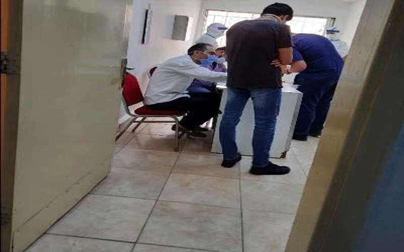 أخذ عينات لمخالطي طلاب مدارس
